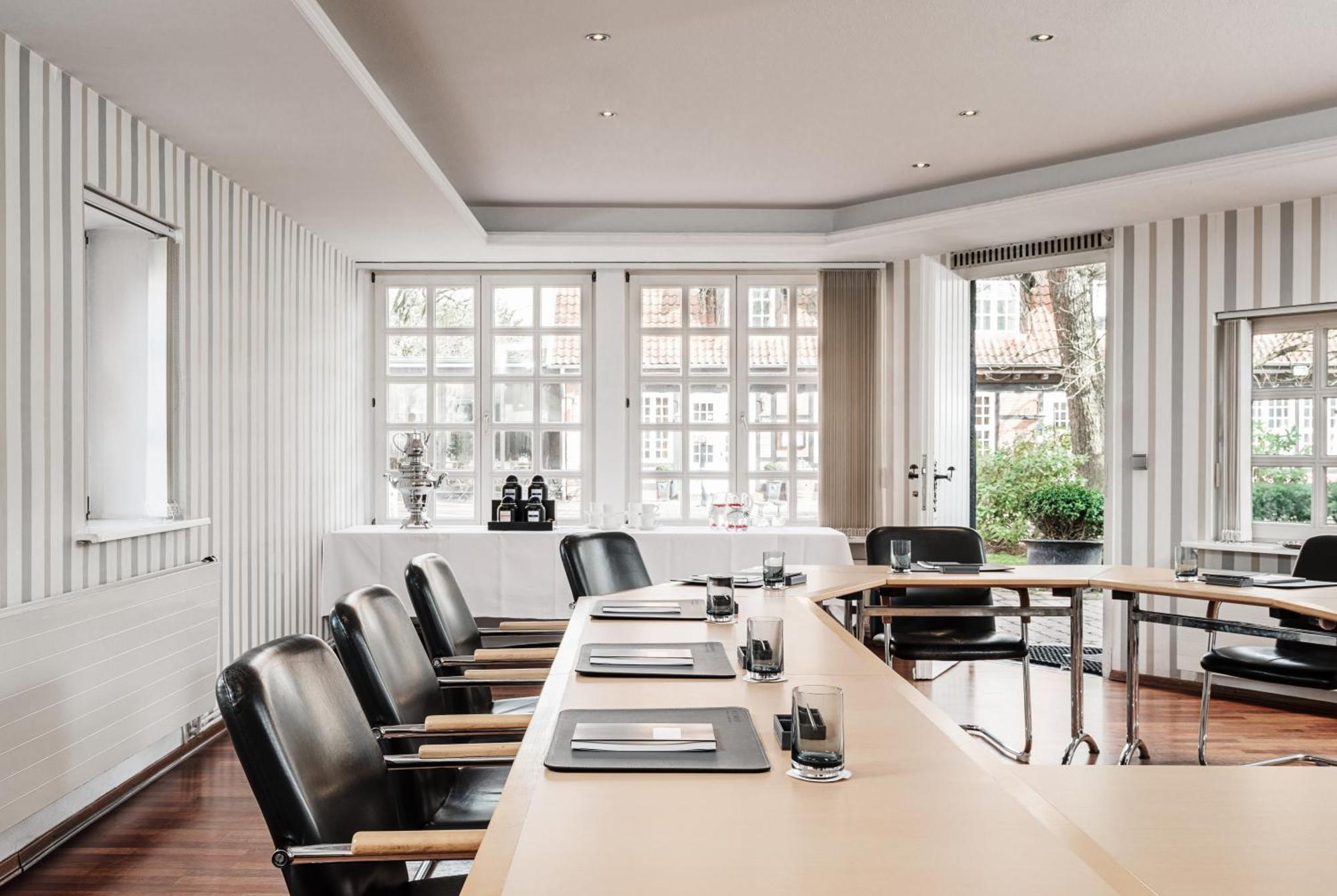 Althoff Hotel Fuerstenhof Целле Экстерьер фото Meeting room