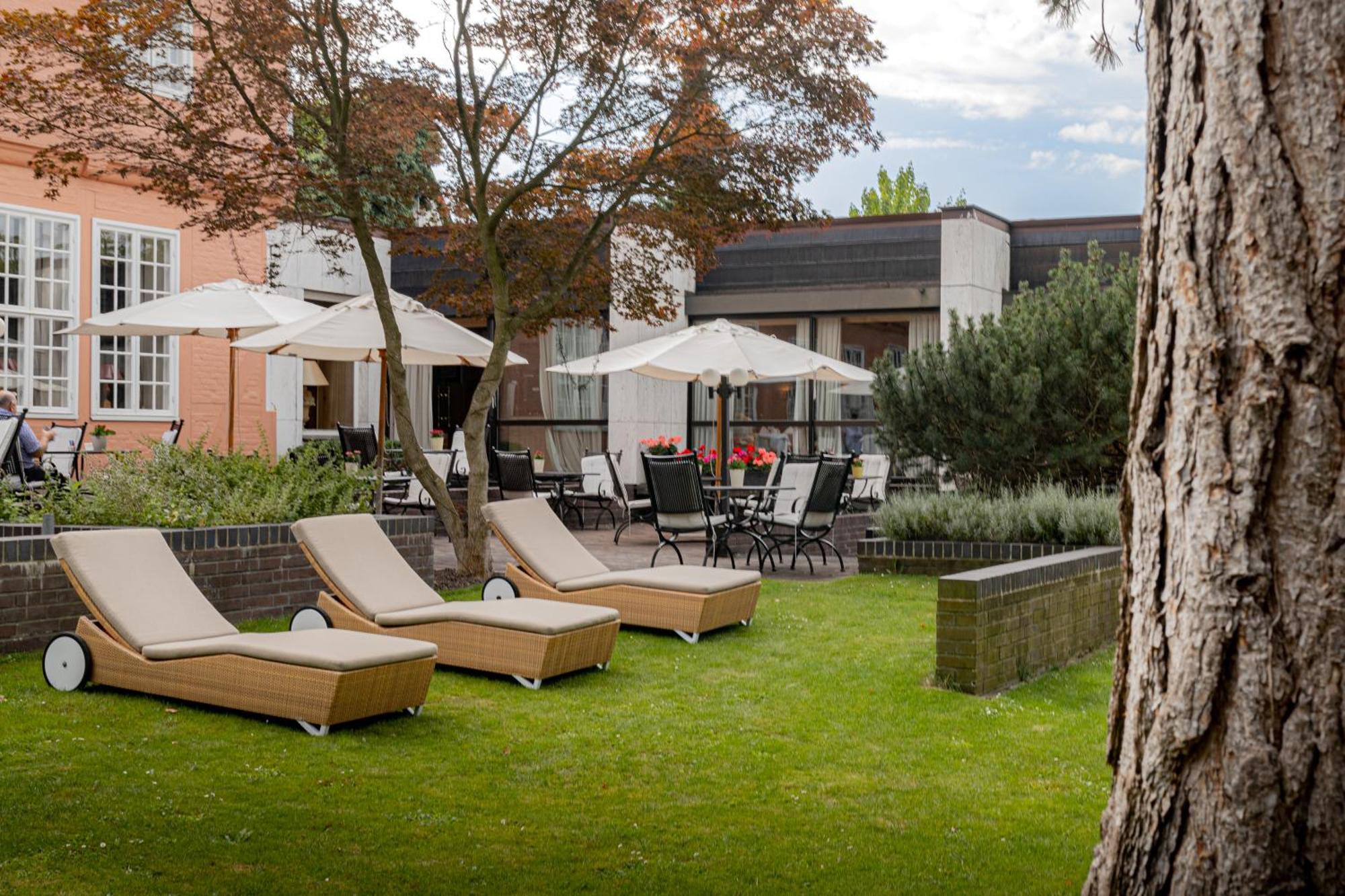 Althoff Hotel Fuerstenhof Целле Экстерьер фото The garden
