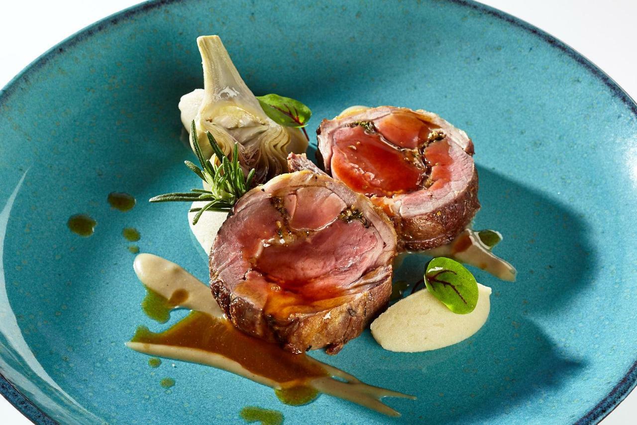Althoff Hotel Fuerstenhof Целле Экстерьер фото A prepared saddle of lamb